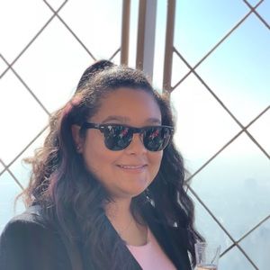 Meet your Posher, Janetsy